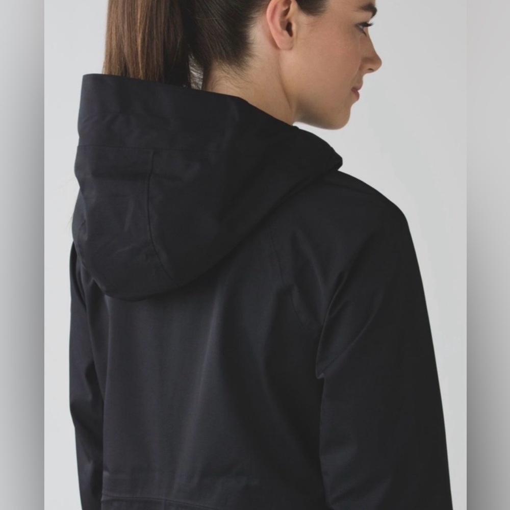 Lululemon Black “Definitely Raining” Jacket - Size 4 - Picture 4 of 15